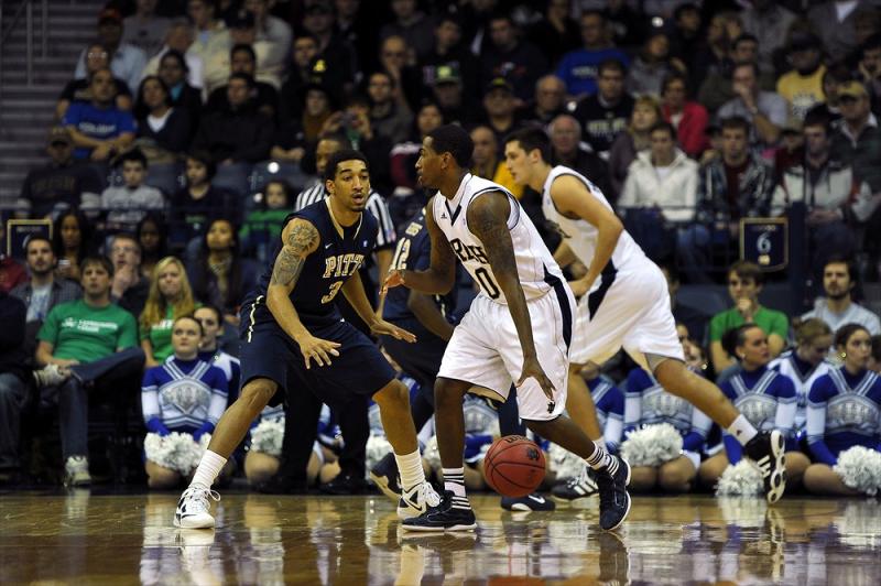 Pittsburgh at Notre Dame game action