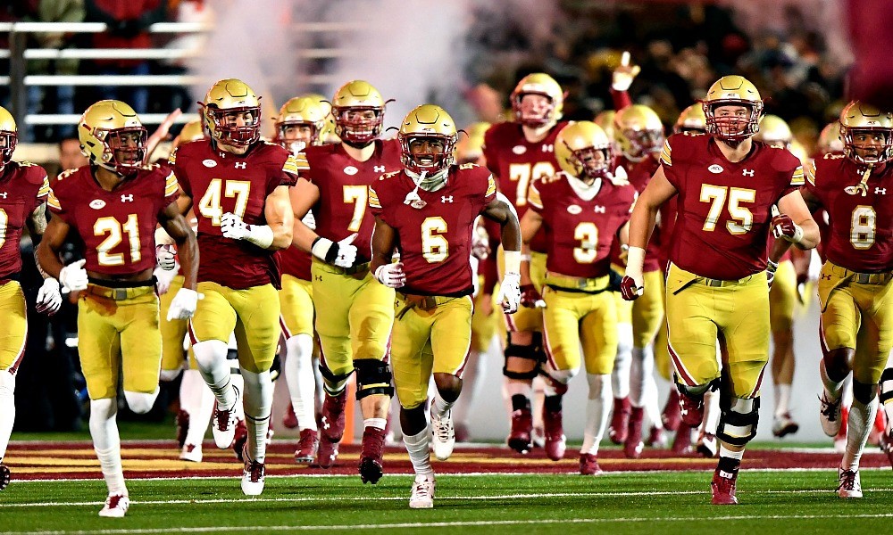 The Best US Colleges with Programs in Athletics and Football | College Sports Madness